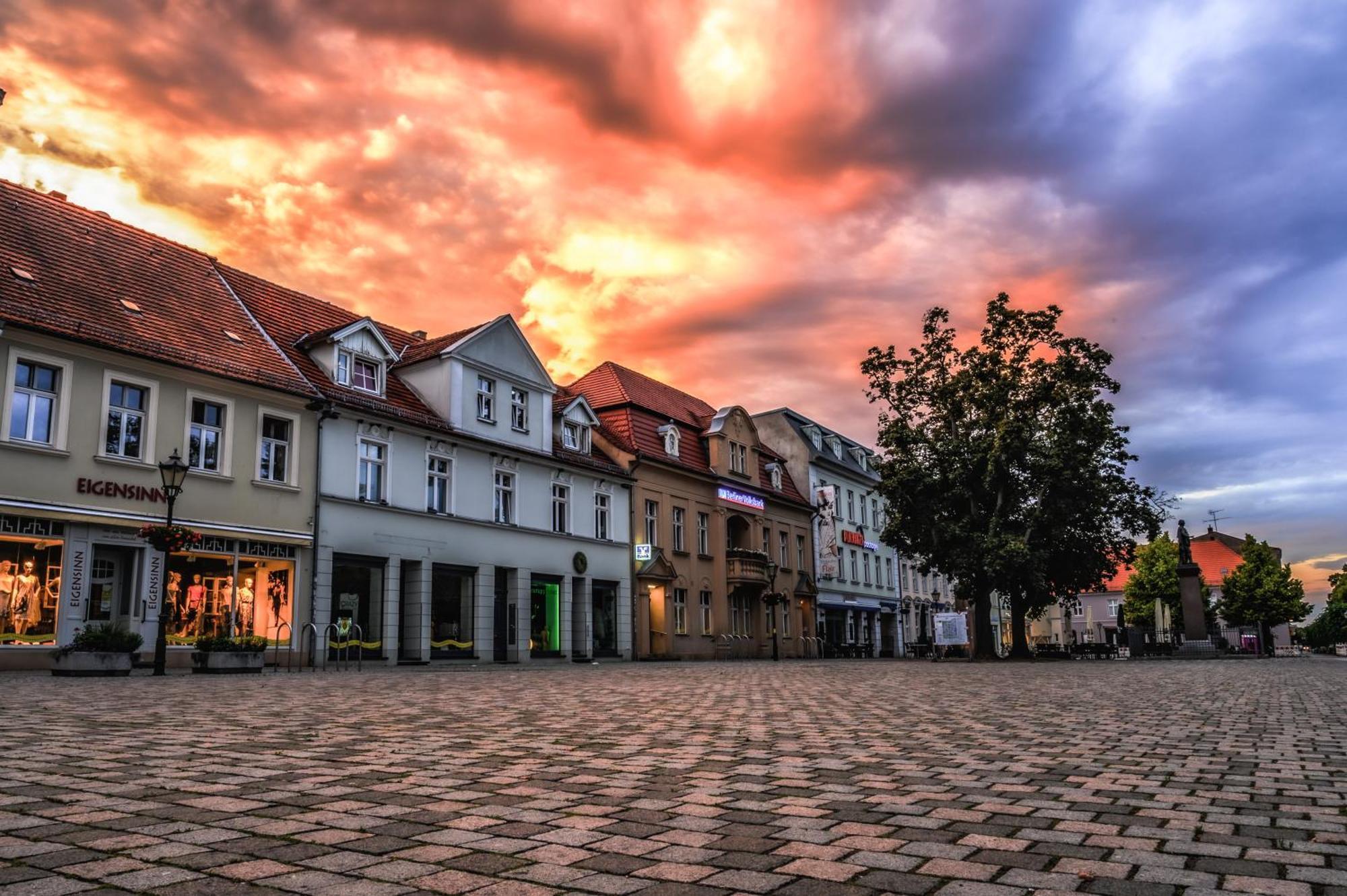 Altstadtidyll Neuruppin Stilvolle Ferienwohnung Im Herzen Der Stadt Exterior photo